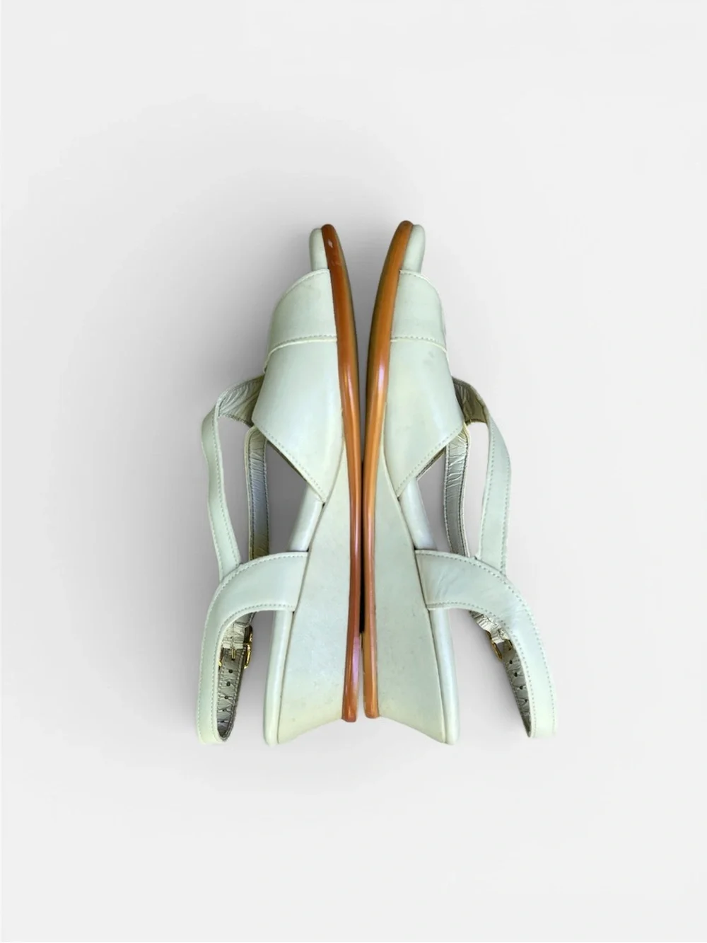 SAS Caress Buckle Tripad Comfort Leather Wedge Sandal in Bone Size 6M